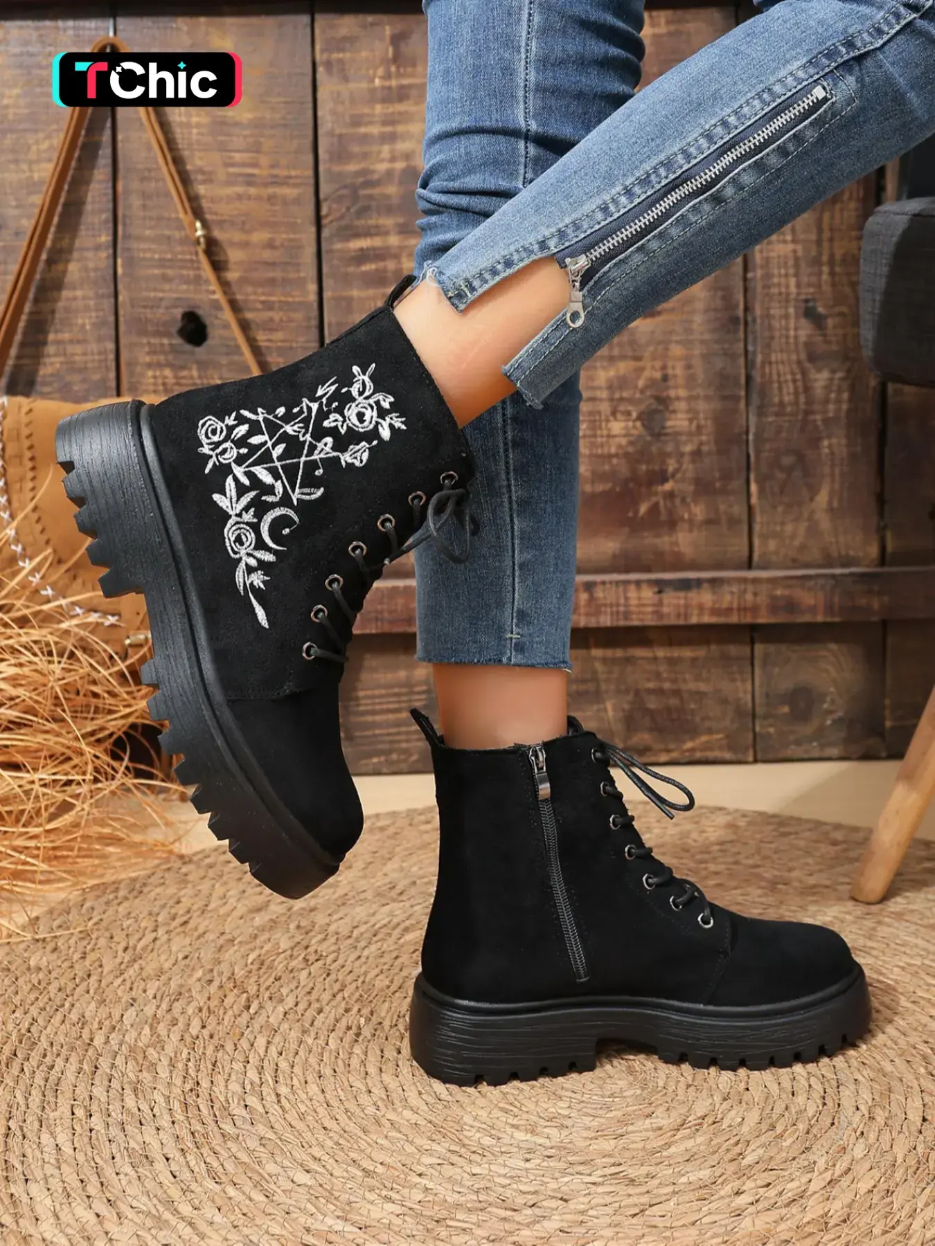 Women's Soft Casual Ankle Boots, Comfortable Outdoor Motorcycle Boots, Elastic Slip-On Design, Lightweight Fashion Style, Trendy Look, Modern Boot
