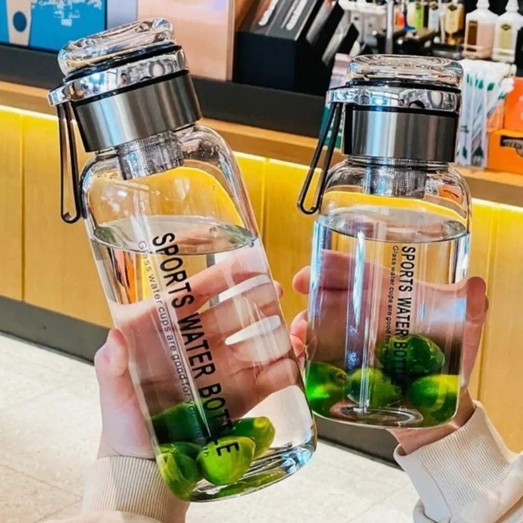 Viral Trending Summer Must-Have Large Capacity Borosilicate Glass Water Bottle, 1 Count Portable Leakproof Cup with Secure Lid, Food Grade BPA Free Heat Resistant Reusable Bottle, Dishwasher Safe for Gym Camping Travel Office Home Daily Use