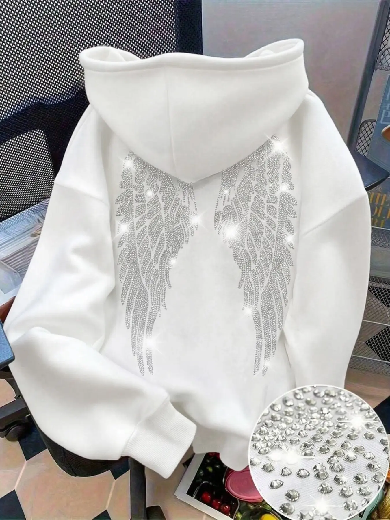 Women Sparkling Rhinestone Angel Wings Oversized White Hoodie, Y2K Gothic Loose Long Sleeve Sweatshirt, Shiny Hot Drill Crystal Graphic Streetwear Pullover Hoodie for Party Daily Wear