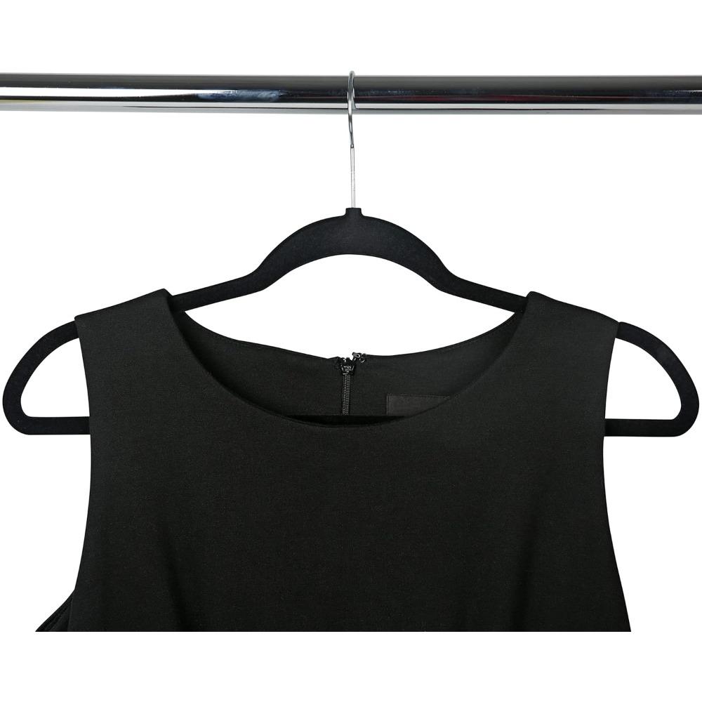 10 Super Slim Velvet Huggable Hangers in Black