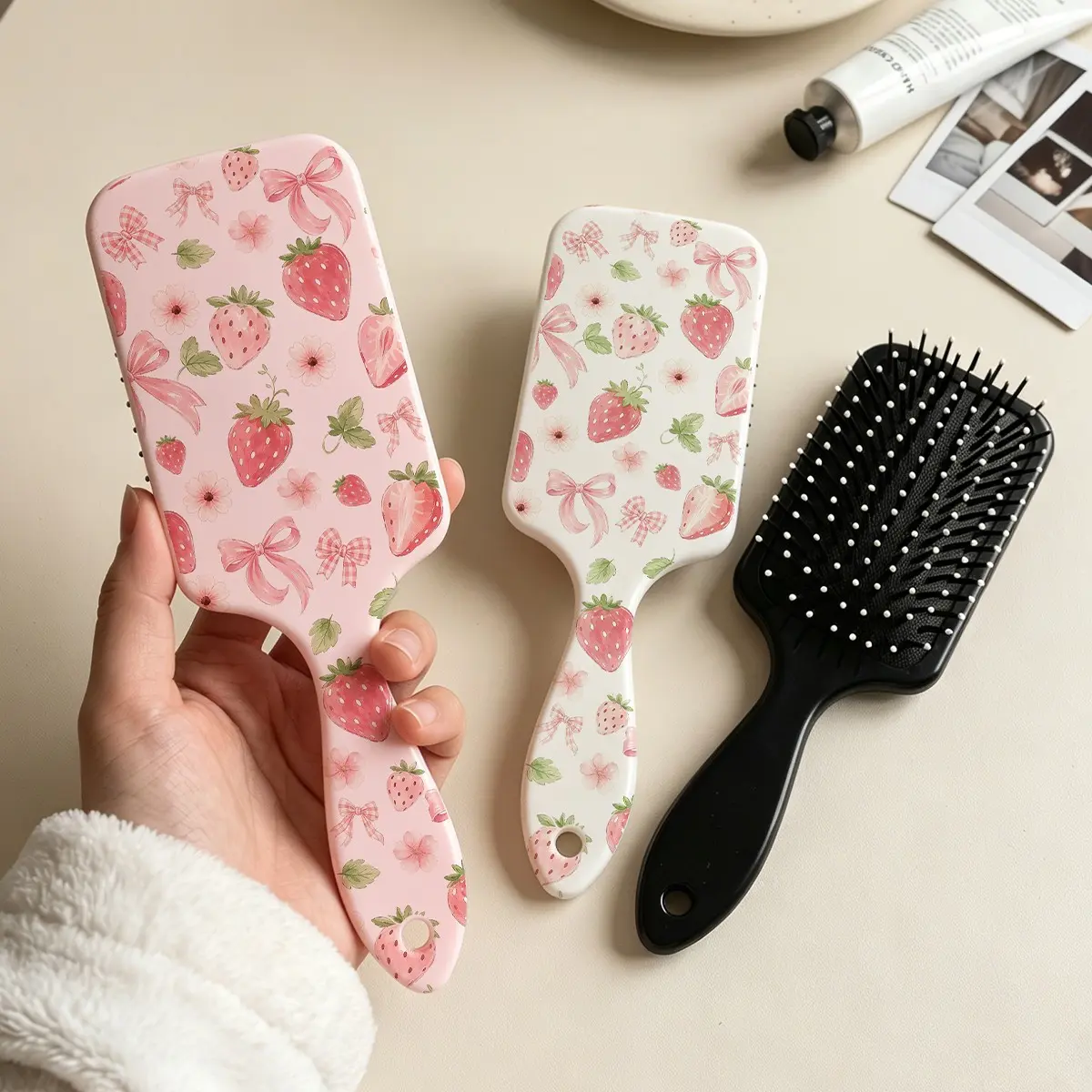 1pc Strawberry Flower Hair Comb, Anti-Static Smooth Hair Brush, Home Use, Gift for Loved Ones, Head Massage Comb