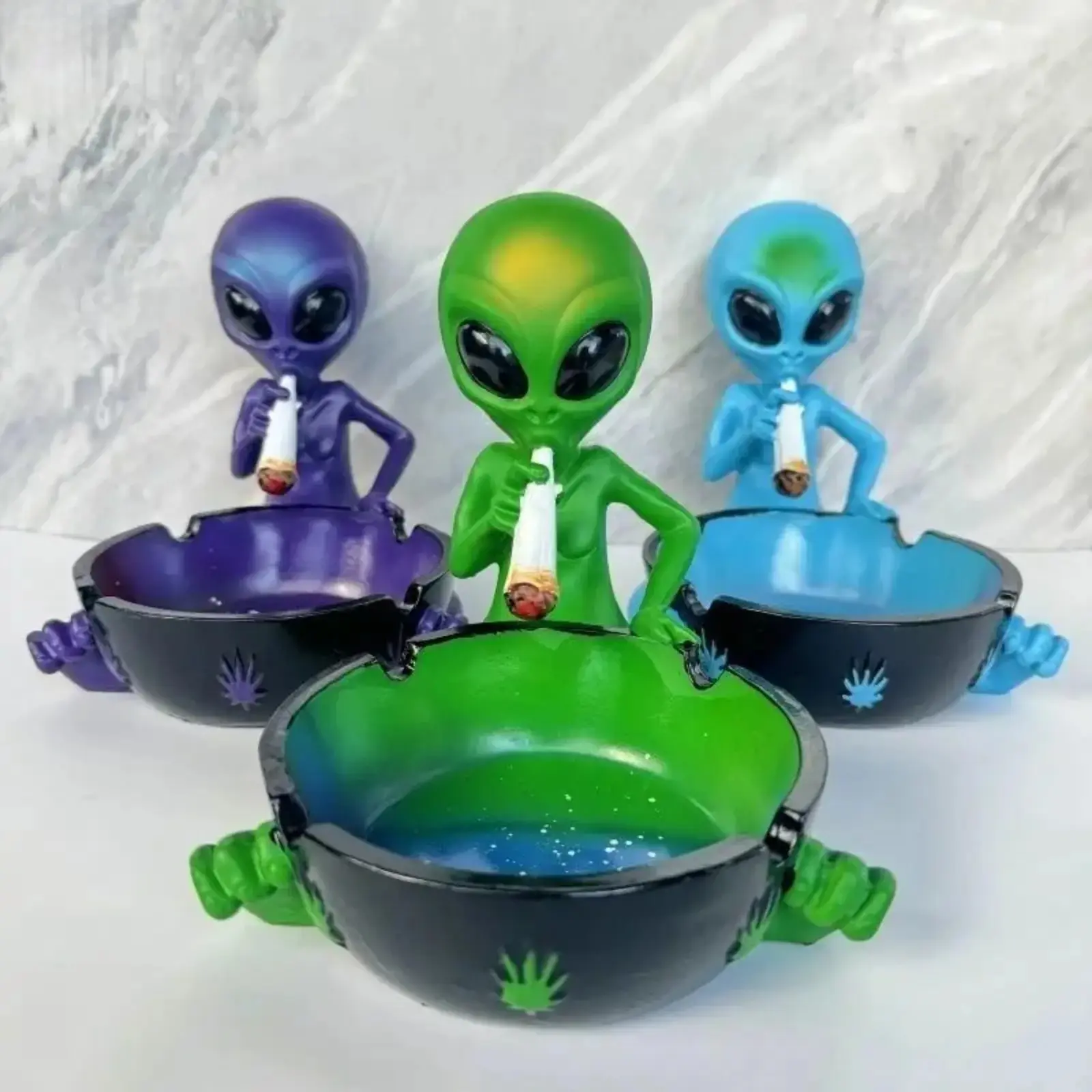 Alien Resin Sculpture, Decorative Figurine and Ashtray for Indoor Outdoor Use, Waterproof Holiday Desktop Ornament, Alien Shaped, Figure, Unique Alien Sculpture