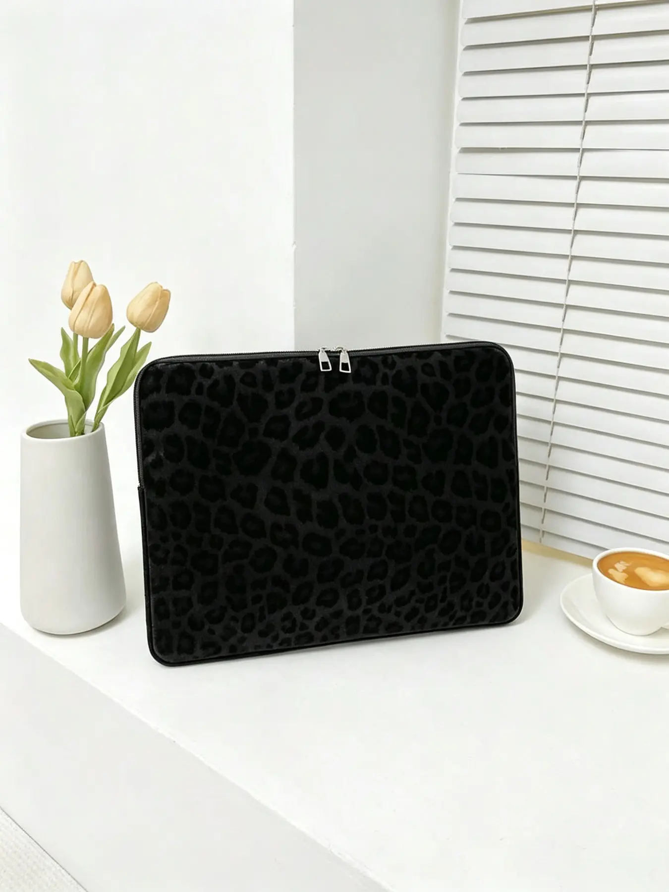 Solid Color Simple Luxury Multi Size Laptop Tablet Sleeve Bag 14 Inch Laptop Case Leopard Print Velvet Casual Unisex Computer Pouch Document Bag Compatible with Ipad Air 4 5 Pro Shockproof Portable Carrying Case Computer Bags