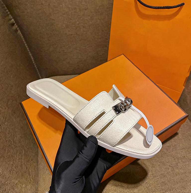 Women's Flat Slippers with Metal Buckle - Stylish & Versatile Spring/Summer New Arrivals SpringStatements Casual Flip Flops Girl Sandal Walking Shoes Footwear