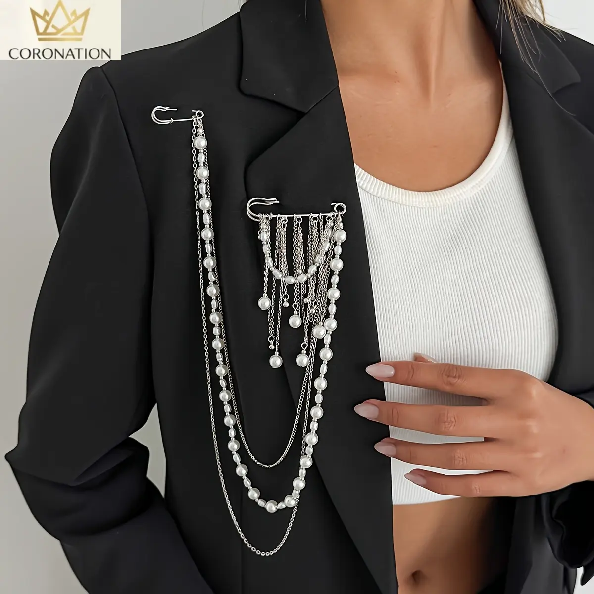 Vintage Inspired Statement Brooch for Women, Layered Beaded Chain Pin with Metal Fringe Design, Trendy Fashion Jewelry Accessory for Blazers, Suits & Jeans, Unique Decorative Pin for Daily Wear, Music Festivals, Parties and Holiday Gifts