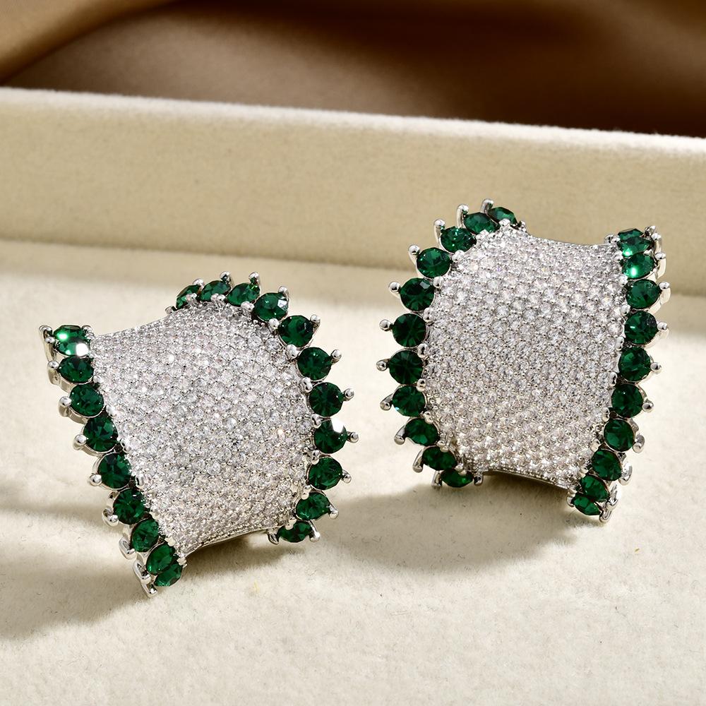 Luxurious and high-end c-shaped curved surface full diamond contrast color earrings new arrivalelegant super sparkling socialite fashion earrings