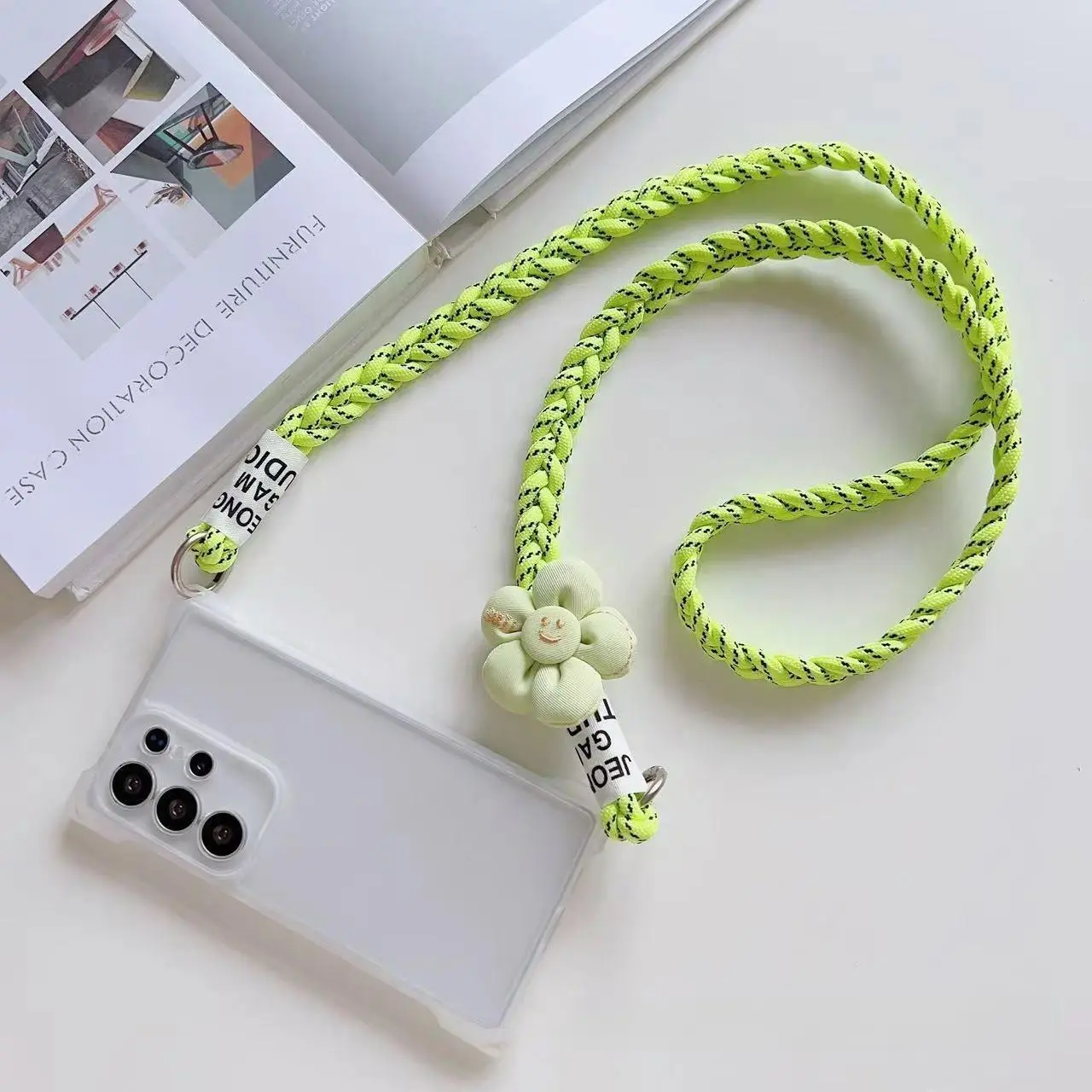 Crossbody Phone Lanyard for Women Men Anti-Lost Phone Strap with Flower Keychain Charm, Adjustable Phone Sling Necklace, Fashion Cellphone Holder for Travel, Hiking and Daily Use