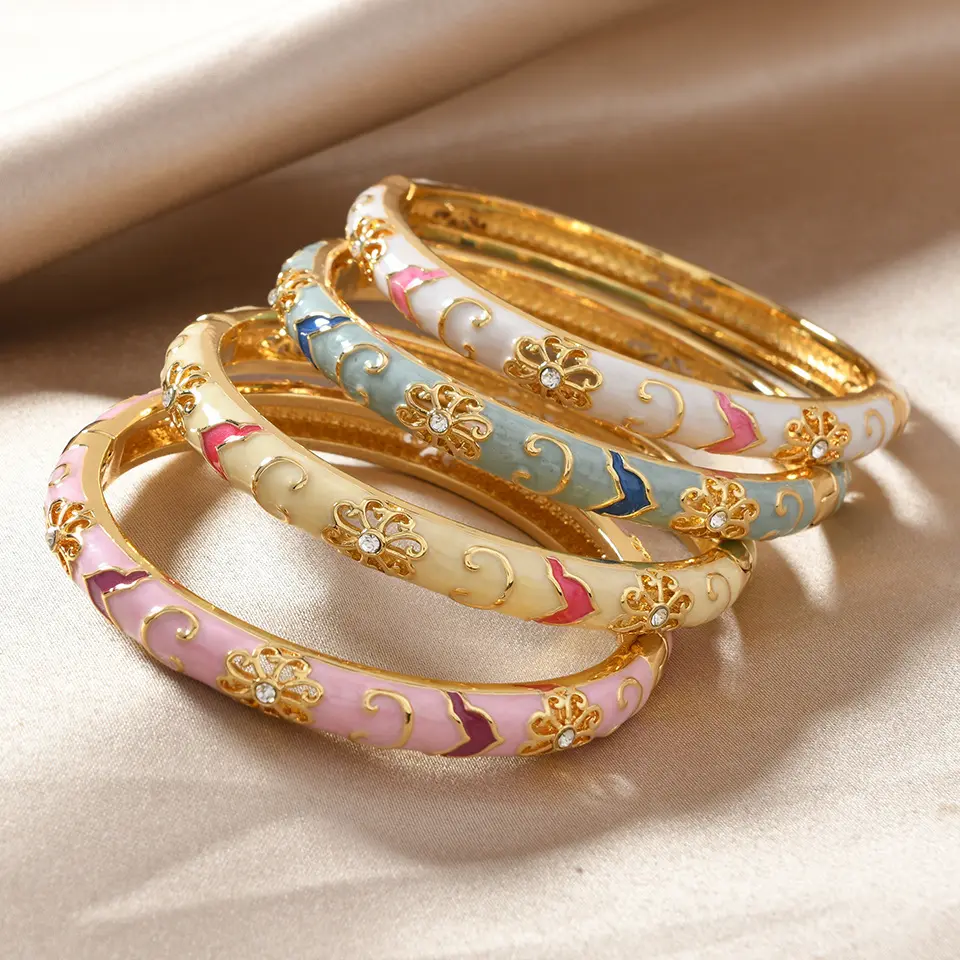 New‑Chinese Style Enamel Cloud Bangle, Rhinestone‑Inlaid Hollow Open‑Cuff Bracelet, Cloisonne Craft Adjustable Wrist Jewelry for Daily & Outdoor Matching