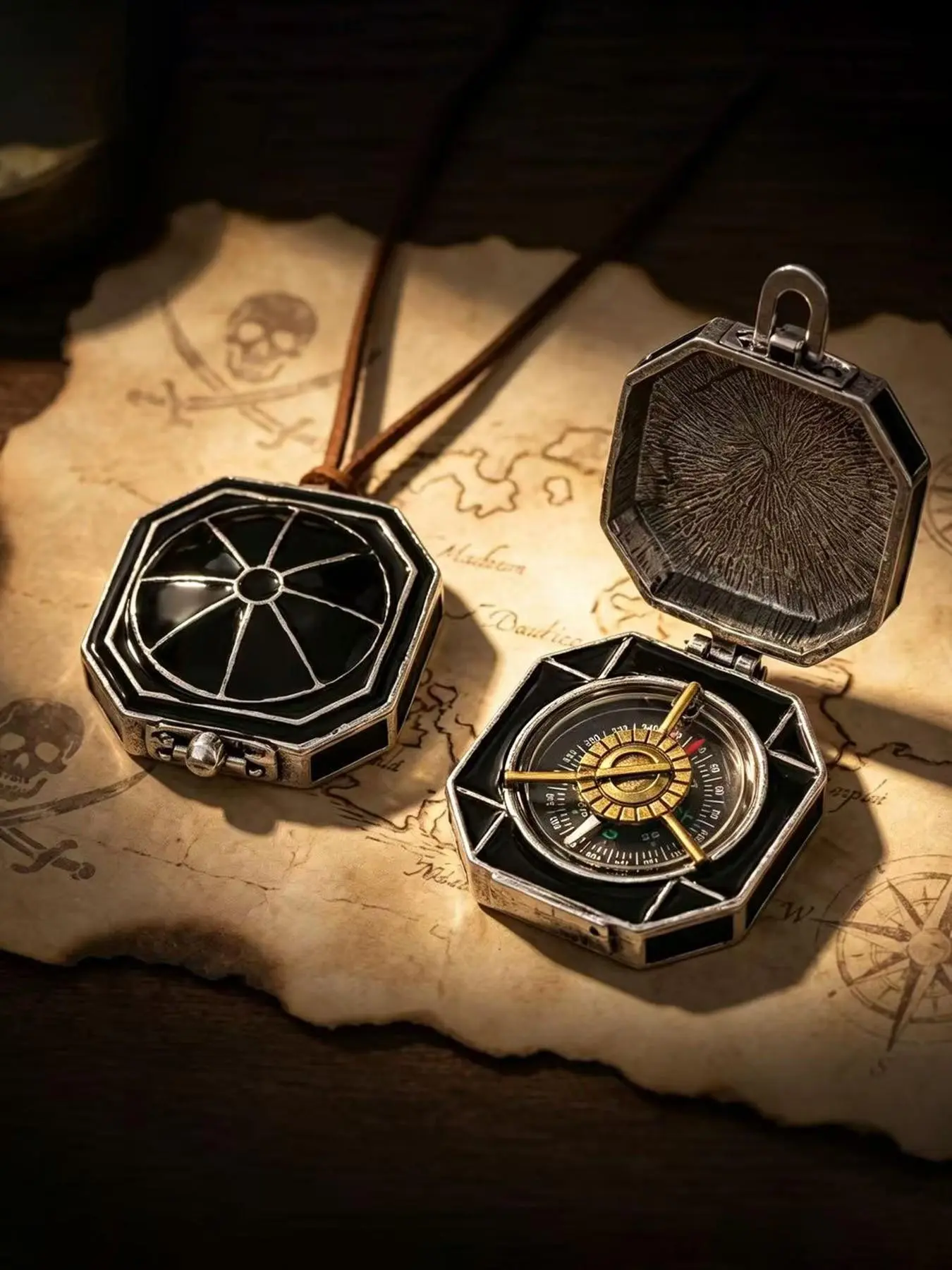 Openable Compass Pendant Necklace, Jack Sparrow Style, Vintage Pirate Leather Cord, Men's Unique Accessory, Caribbean Pirates Lover, Travel Theme Role Play Jewelry, Creative Gift
