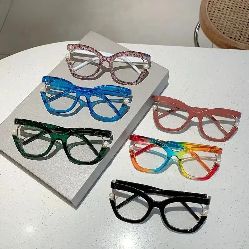 Women's Retro Chic Cat-Eye Sunglasses, Colorful Pearl-Decor Eyewear with Anti-UV Blue-Light-Blocking Flat Lenses, Lightweight Anti-Glare Office Wear Shades for Casual Daily Use