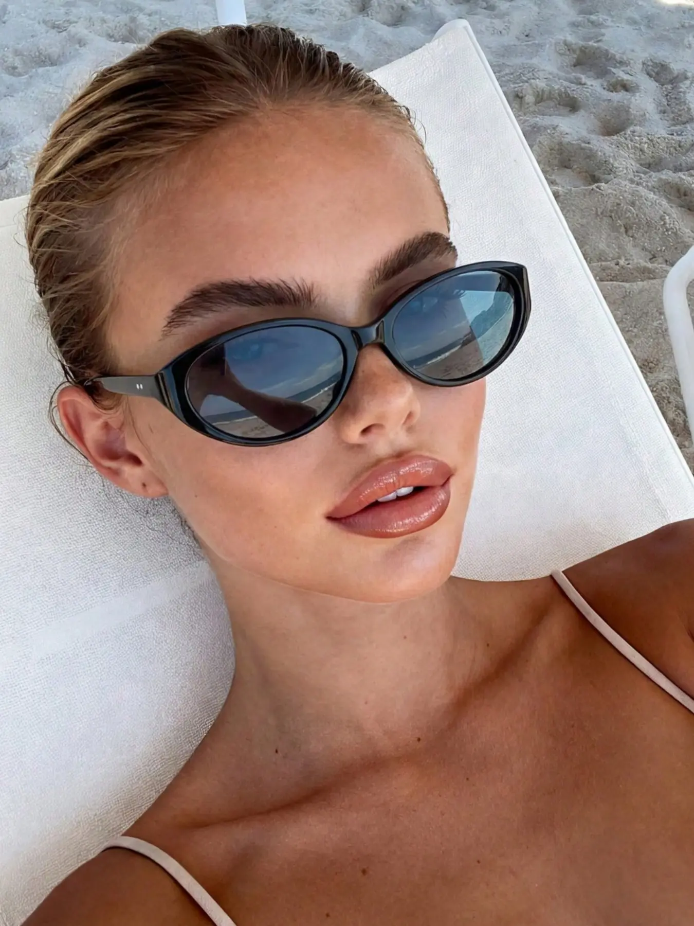 Unisex Oval Fashion Sunglasses, Perfect for Travel, Parties, Beach, Holidays, Sports, Vacation, Family Outing, Back-To-School
