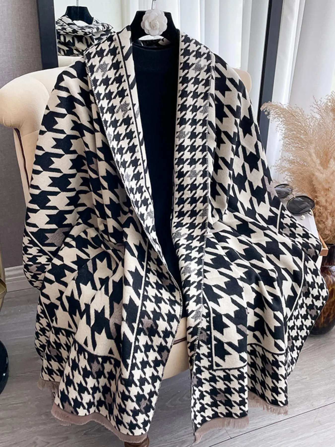 Women's Boho Style Houndstooth Print Double Sided Scarf, Casual Trendy Warm Shawl for Fall & Winter, Fashion Accessories for Daily Wear