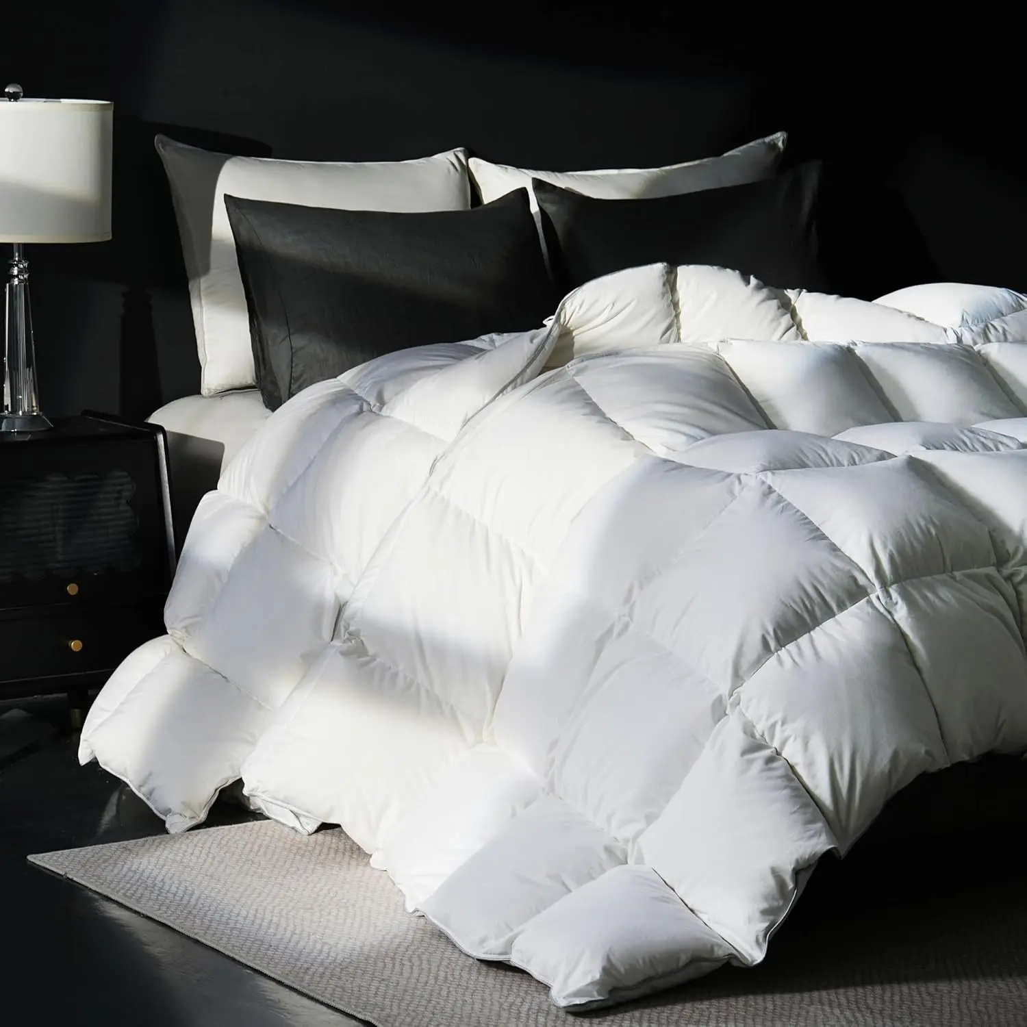 Goose Feather Down Fiber Comforter Queen Size 100% Cotton Ultra Soft Fluffy Duvet Insert All Season Luxurious Hotel Bedding Comforter with 8 Loops White 90"x90"