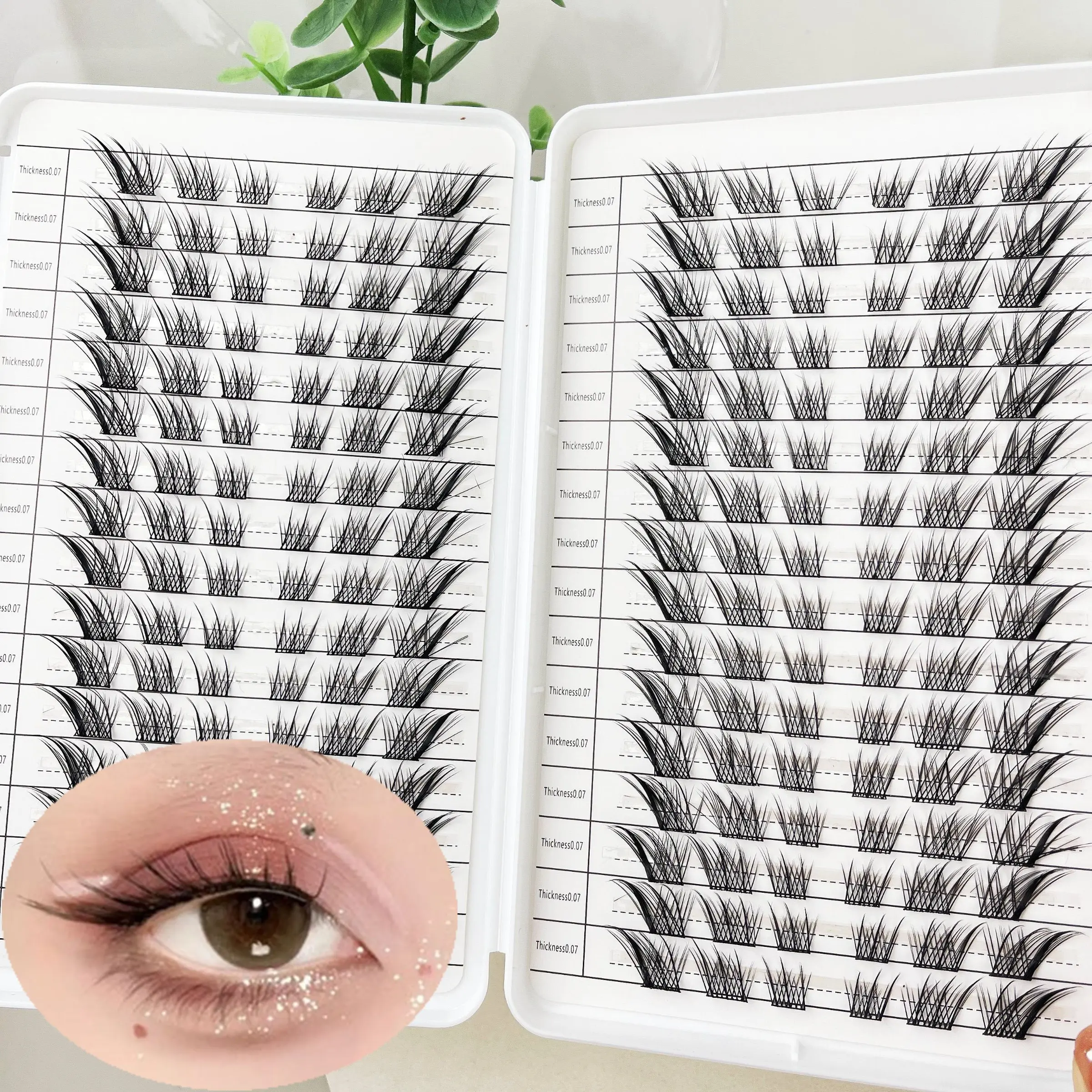 192 Clusters of Eyelash Clusters for Fox Eyes, Large Capacity Cat-Eye Extensions, Natural Comic Style, Lightweight Mixed Length Lashes