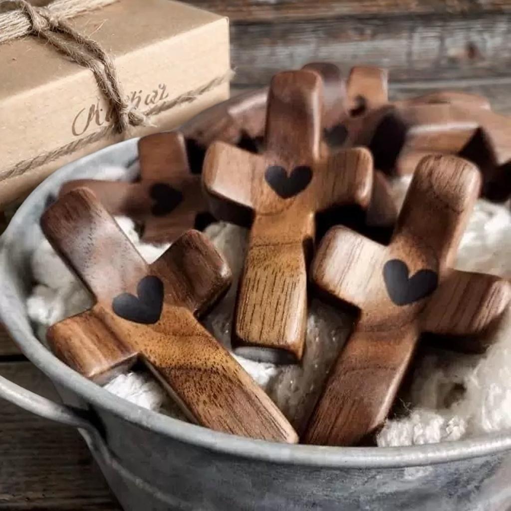 3/6/12PCS Pocket Wooden Cross, Encouragement Gift, Fingertip Stress Relief Gifts, Stress Relief Decoration, Christian Prayers For Handheld Use, For Personal Devotion, Family Prayer, Home Office Religious Decor, Stress Relief Accessory