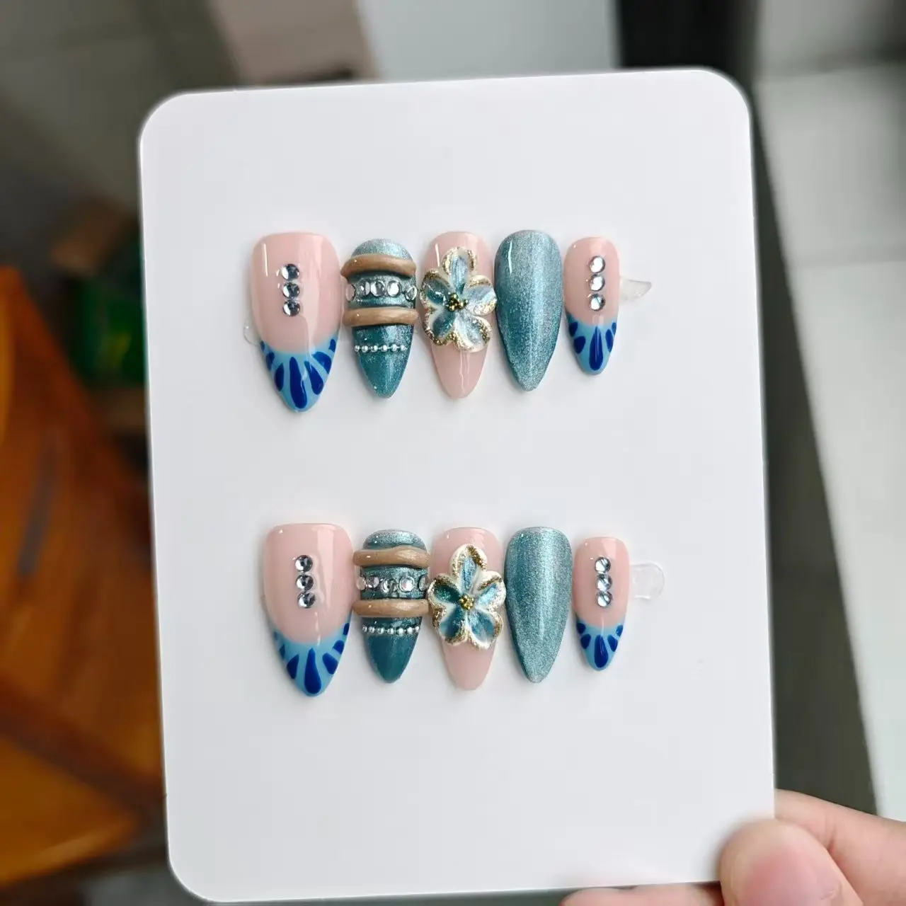 10pcs Medium Almond Blue 3D Floral Press-On Decorative Fake Nails, Perfect for Parties and Gifts, Elegant False Nails for Special Occasions