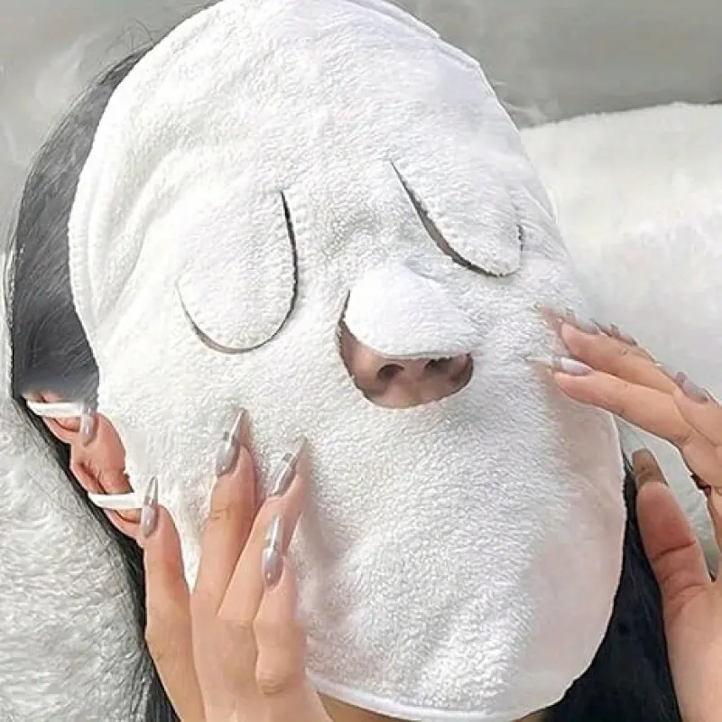 A Reusable Face Towel for Hot And Cold Skin Care, Made of Polyester, Unscented, Non-Electric, Battery-Free, Featuring a Moisturizing Spa Mask Cloth, Ideal for Beauty Treatments at Home And in Salons.