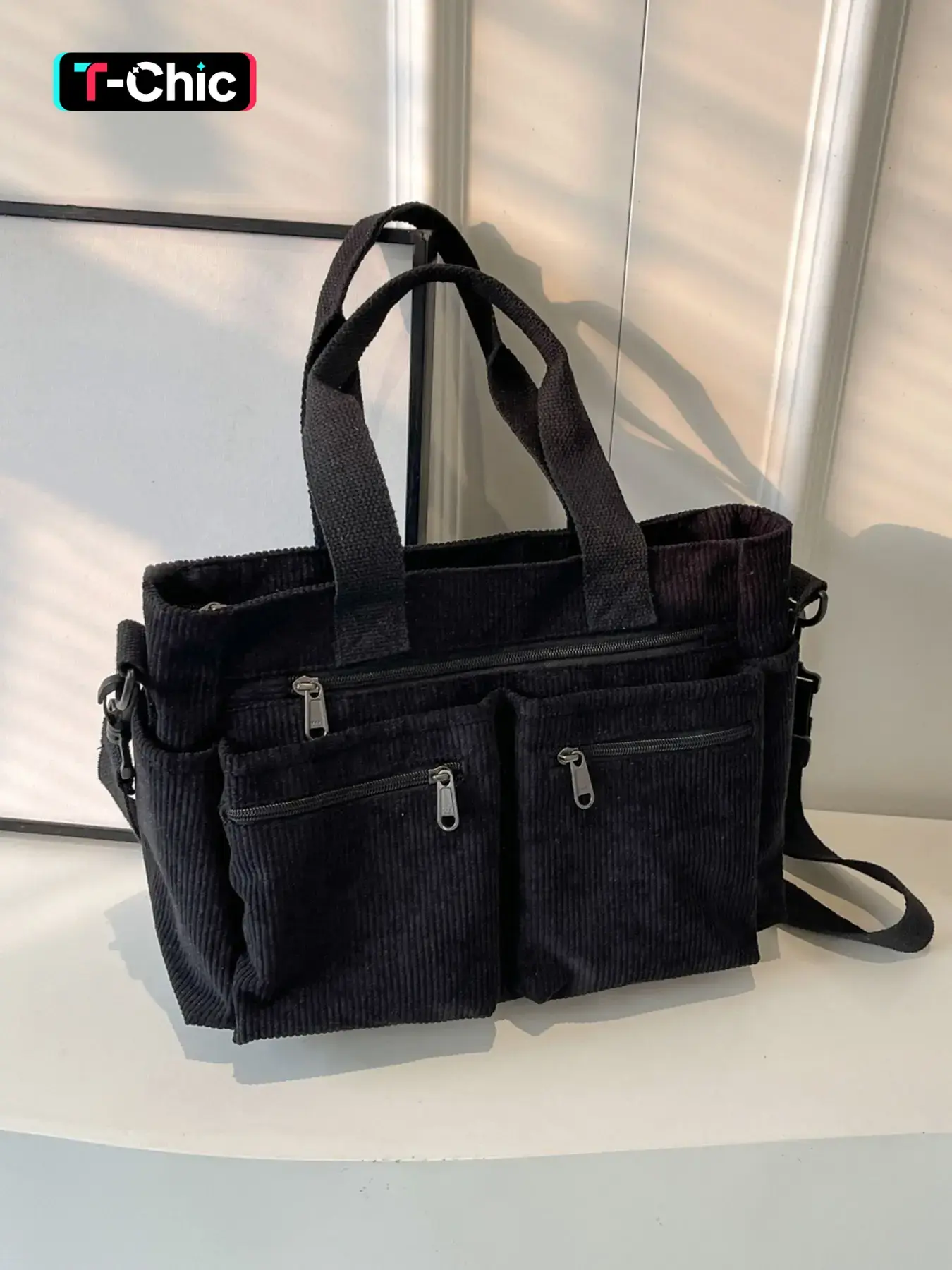 Niche design vintage fashion tote bag, large capacity with multiple pockets, can be carried by hand or worn crossbody, with layered storage. A durable and practical tote bag for students, commuting, traveling, or shopping.