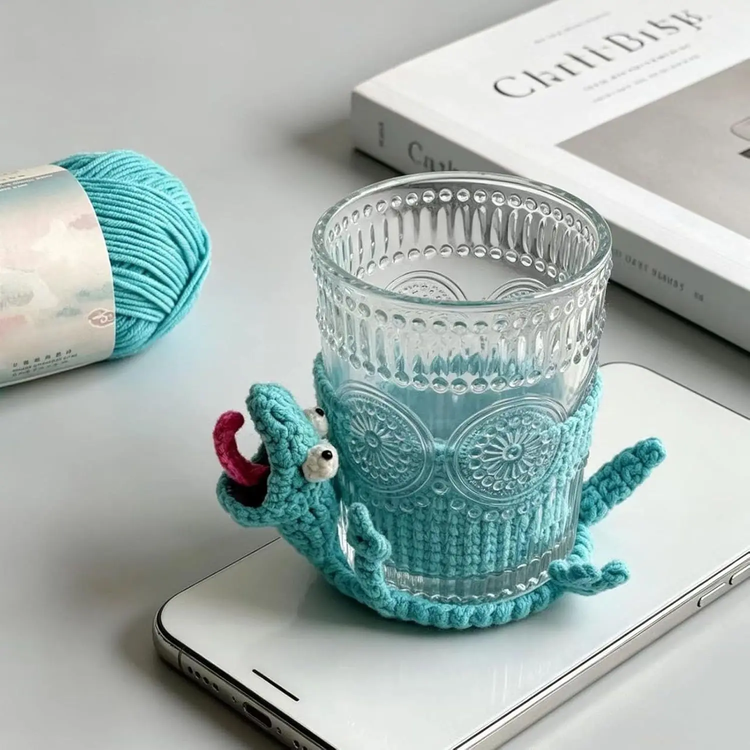1 Pc Lizard Crochet Coaster, Cup Coasters, cute lizard coaster with sticking tongue design. Hand-woven cotton yarn heat insulation mat, anti-slip and water absorbent decoration for coffee mugs, home decor for coffee corner, ideal gift for craft lovers