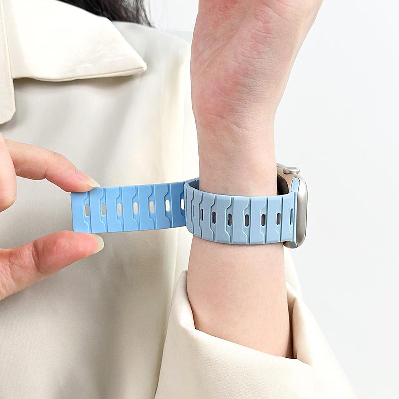 Magnetic Strap For Apple Watch Bands Ultra 2 49mm 45mm 44mm 46mm 42mm 40mm Belt Silicone Bracelet iWatch Series 11 10 8 7 6 5 9 SE