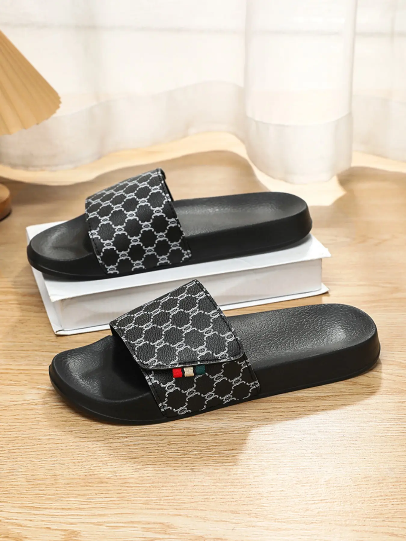 Men's Fashion Slippers, Thick Eva Sole, Casual Home Outdoor Shoes, Summer Beach Indoor Slippers, Striped PU Leather, All Seasons