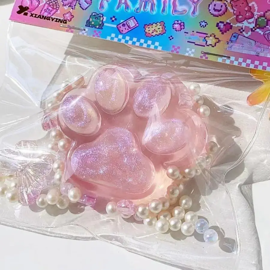 Cat paw stress relief. In 2026, the soft sensory gradually increases. It is similar to the soft touch of a cat's paws, with pearls, soft and non-sticky to the touch, providing stress relief through cat paws.