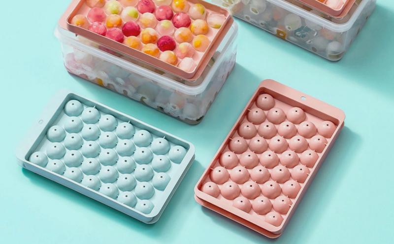 MIUVA Round Silicone Ice Cube Tray with Lid 3 Pack Circle Trays for Freezer Includes Ice Ball Maker Mold Scoop Kitchen Utensils Set Stackable Flexible Food-Grade Material Easy Release Ice Cubes for DIY Drinks Value Pack Christmas