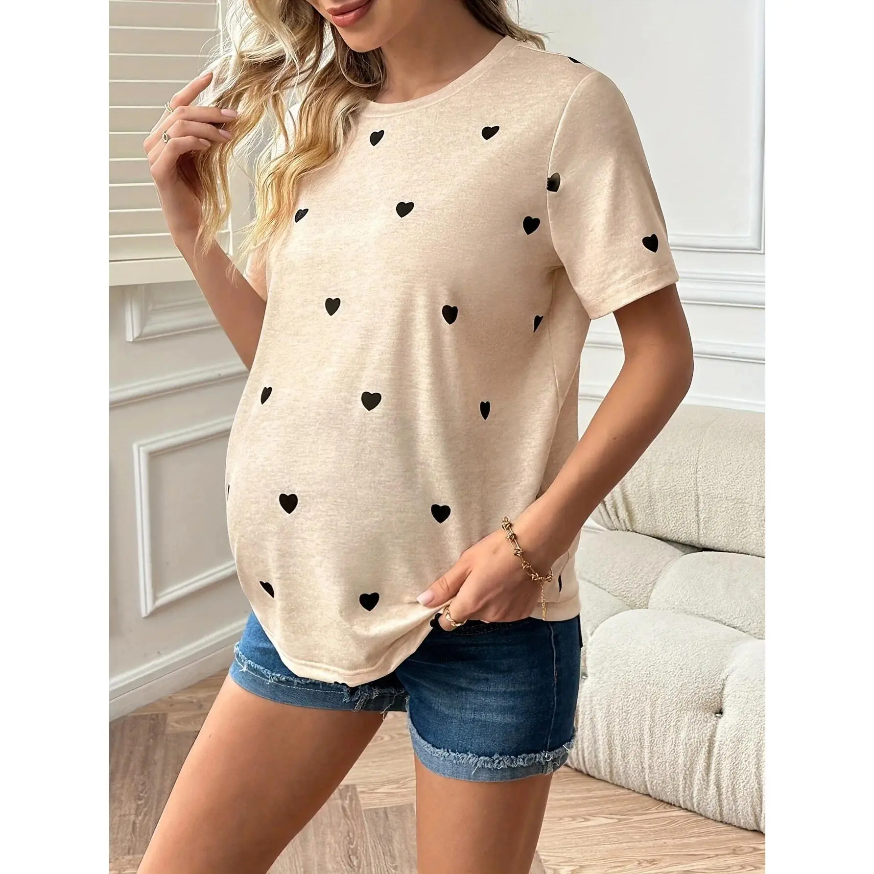 Pregnancy clothesWomen's Maternity T-shirt, Casual Crew Neck with Heart Print, Comfortable Short Sleeve Summer Top, Baby on the Way Fashion