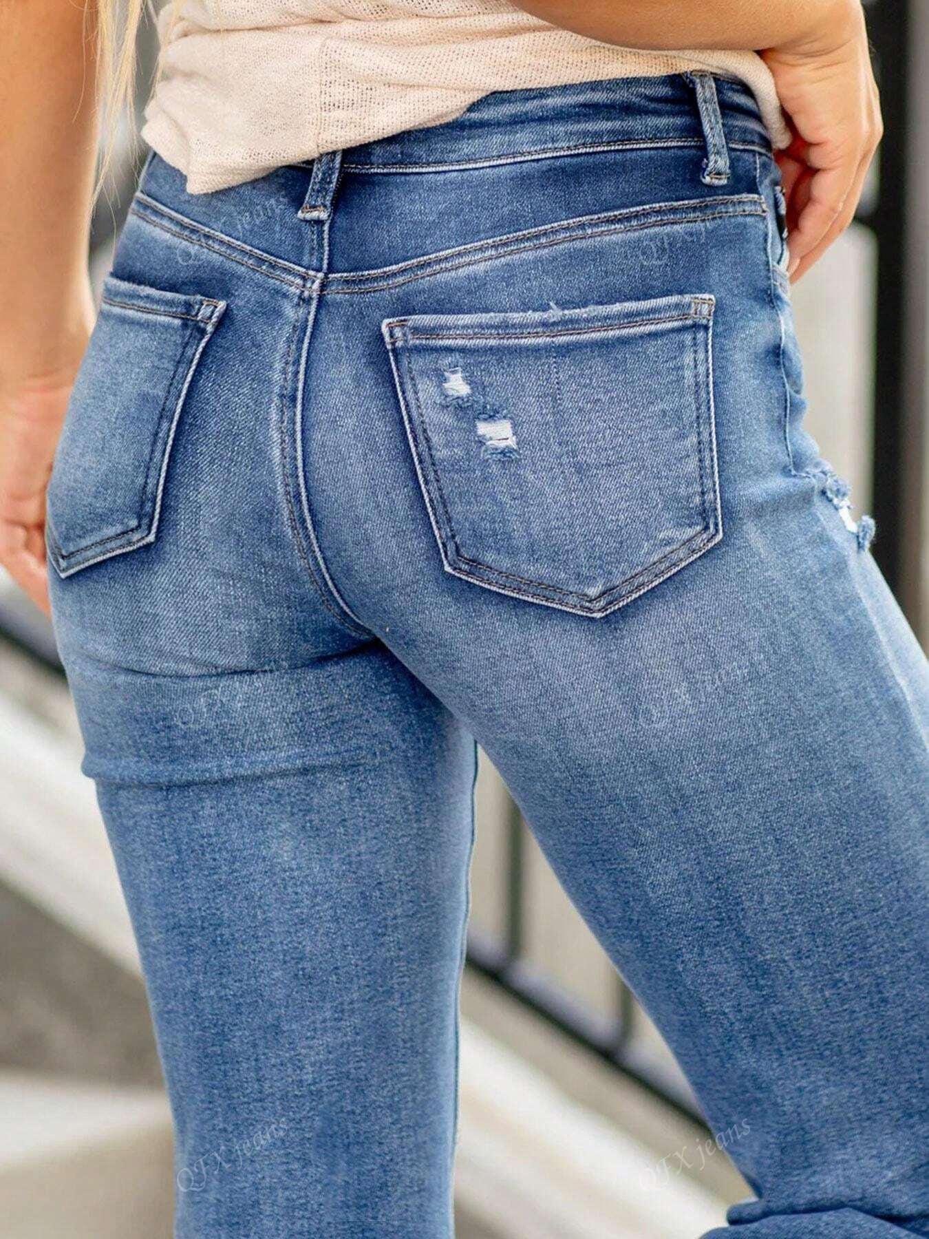 Women's Stretchy Button-Front Ripped Jeans with Rolled-Up Cuffs, Trendy and Fashionable for All Seasons