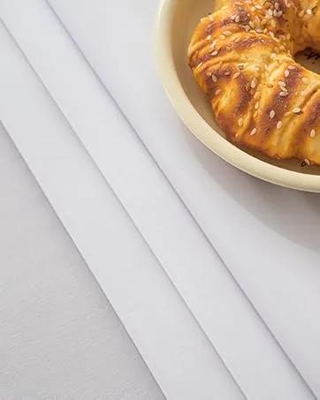 Table Cloth White 60x84 Inch Tablecloth for 6 Foot Rectangle Tables Outdoor Washable Wrinkle Free and Spillproof Polyester Tablecloth for Festival Camping Picnic Party Cover