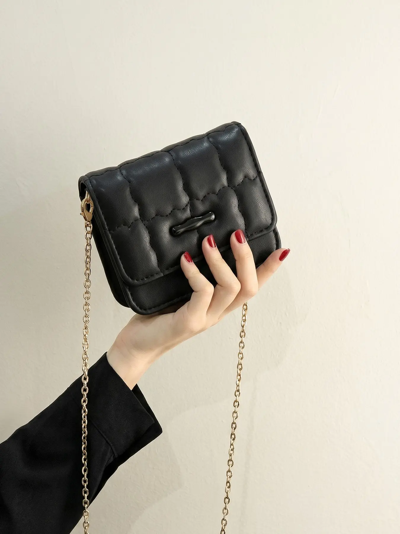Women's Mini Crossbody Bag, Quilted Chain Shoulder Wallet, Button Design, Compact Card Holder, Stylish and Practical Accessory, Fashionable Crossbody Bag