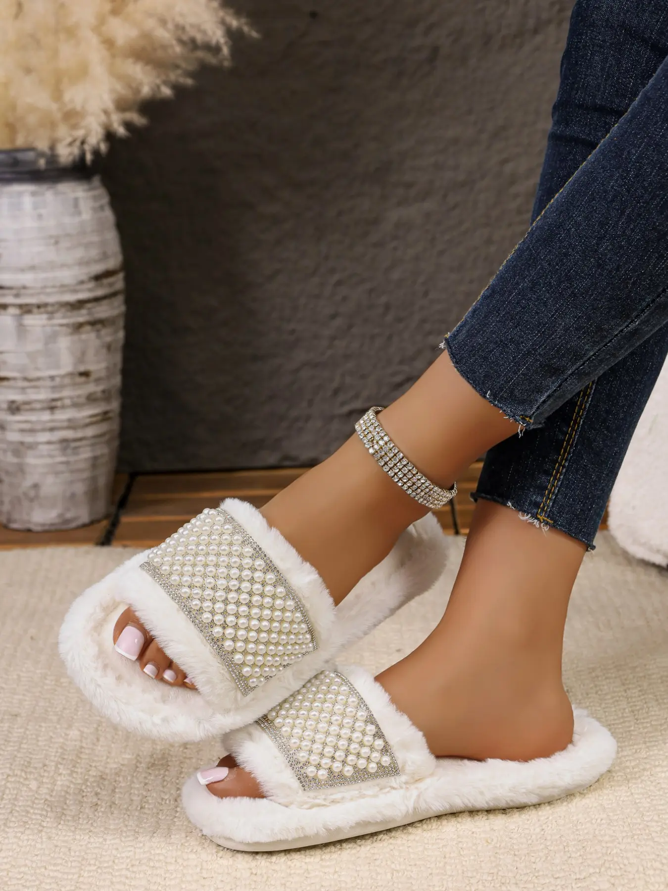 Women's Open-Toe Pearl Fuzzy Slippers, Soft Thick Sole Non-Slip Indoor Cotton Shoes, Fashionable Flat Heel Home Slippers for Fall Winter