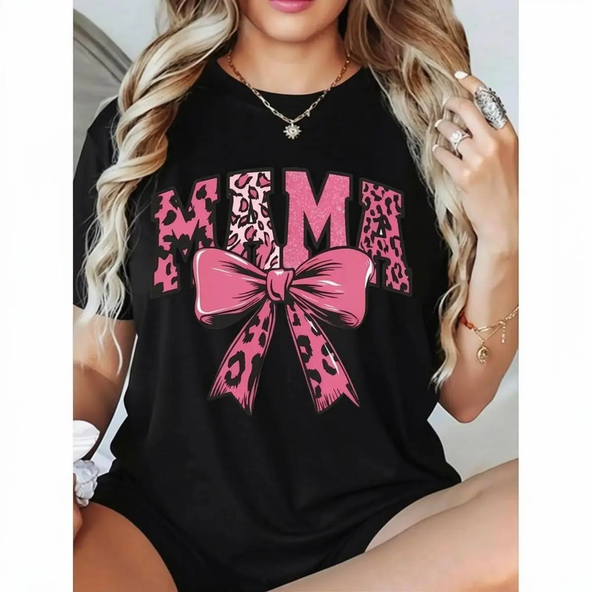 Women's Oversized Loose-Fit Graphic T-Shirt - Short-Sleeve Crew Neck Top with Black Pink Leopard Spot & Mama Bow Design, Soft Stretch, All-Season Comfortable Print Tee, Shortsleeve, Tshirt, Unisex, Round Neck, Cotton, Casual, Classic Crew, Plus Size Basic