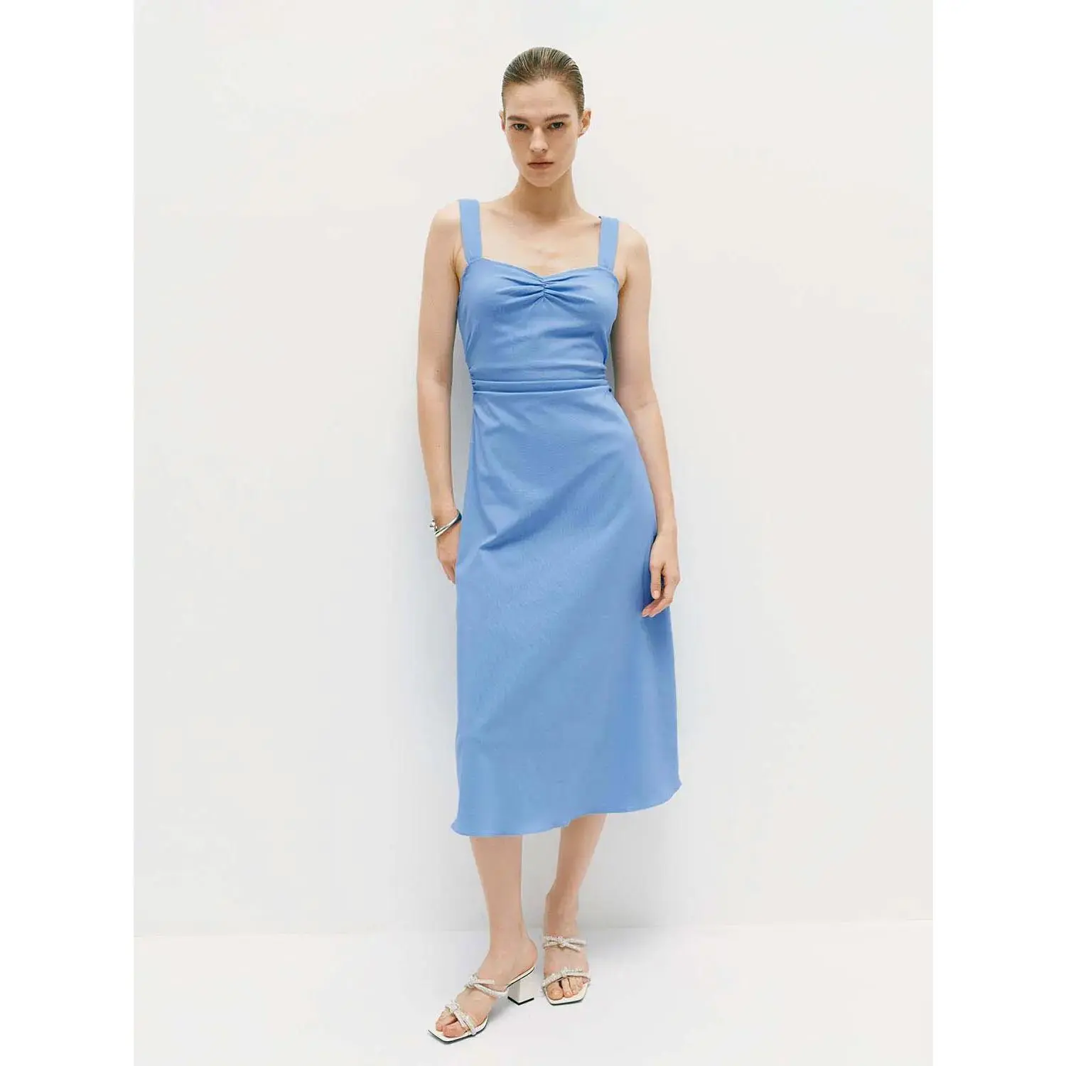 URBAN REVIVO Women's Thick Stretch Shell Casual Dress - Fitted, Chic, Elegant A-Line Silhouette, Structured Construction, Evening, Strappy, Fabric, Sleeveless