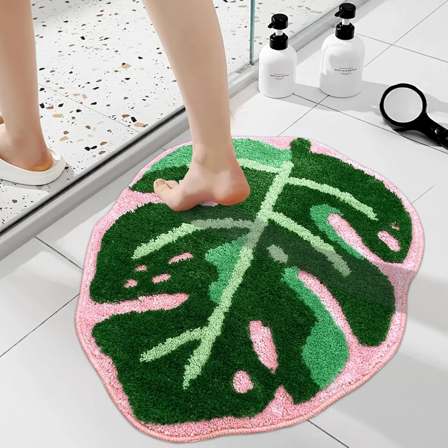 Leaf Rug,Monstera Bath Mat Cute Bathroom Mat Non Slip Palm Shaped Plush Fun Area Rug Bathtub Rugs Machine Washable Green and Pink Leaf Mat(21"X26")
