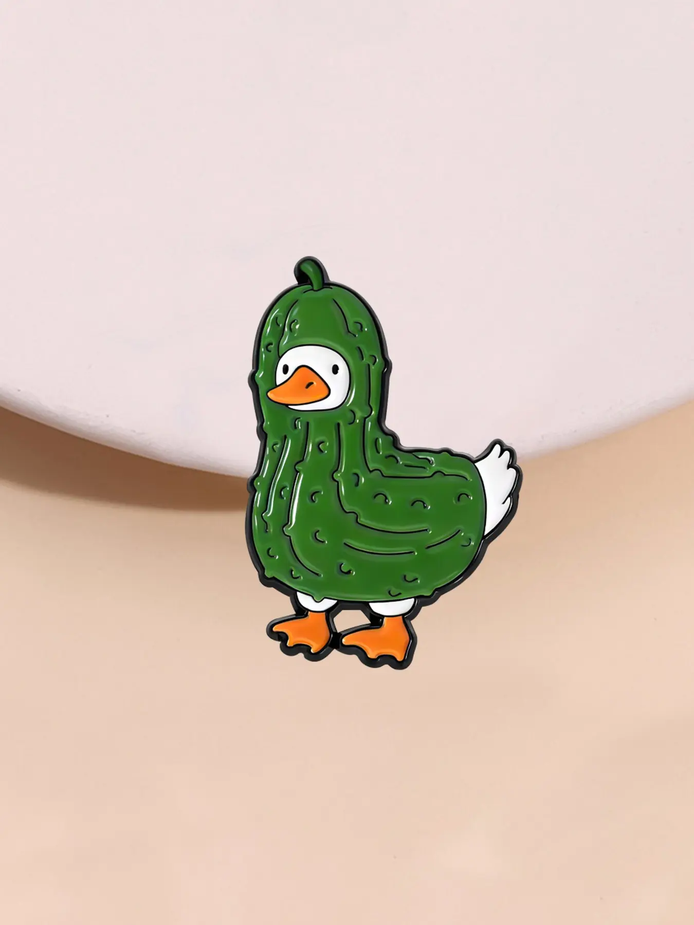 Quirky Anthropomorphic Pickle-Costume Duck Cute Animal Design Alloy Brooch Pin Brooches Lapel Backpack Badge Fashion Jewelry Accessories Gifts for Friends