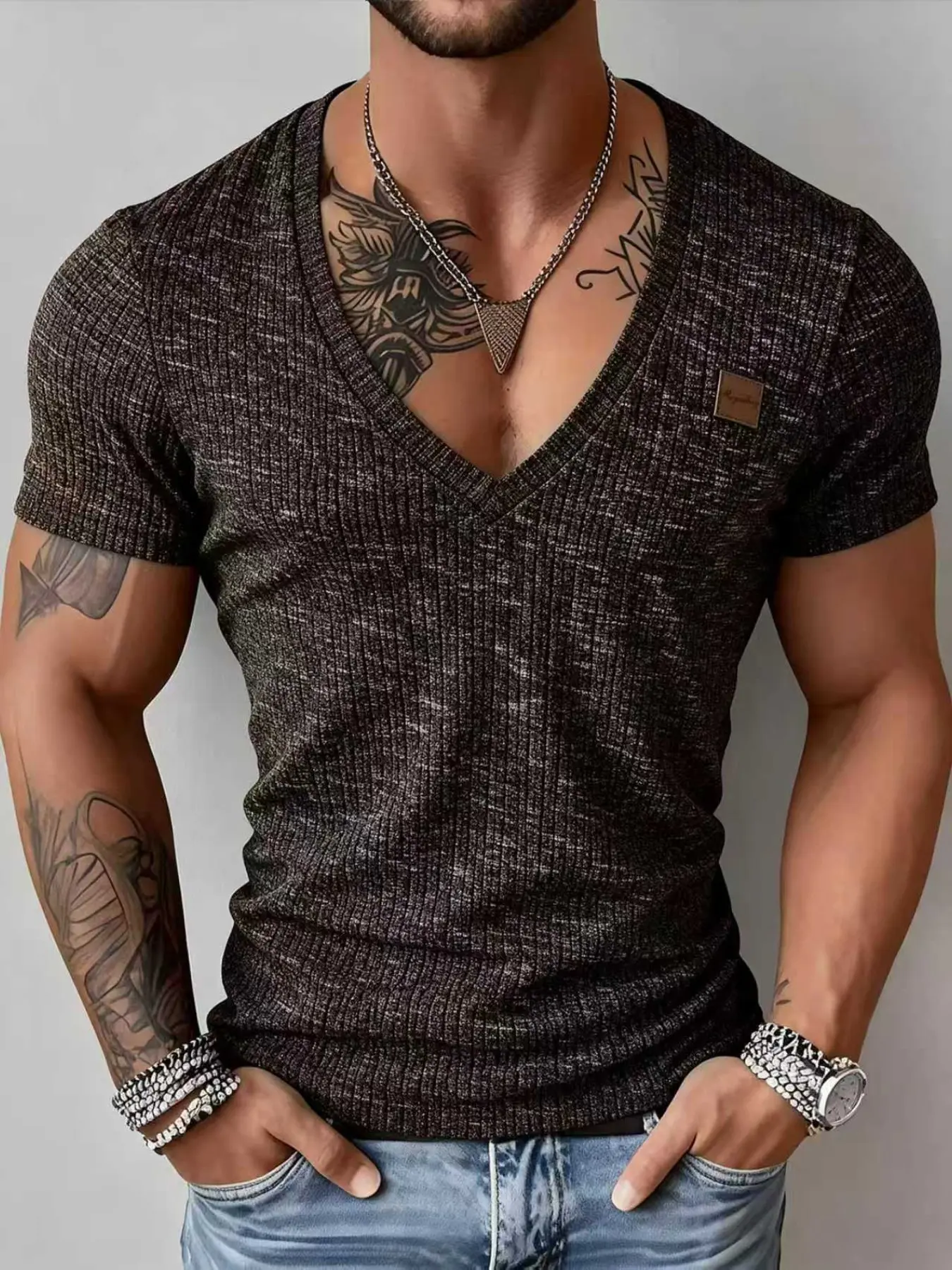 Men's Solid Color Short Sleeve Shirt, Personalized Leather Label Design, Soft Skin-Friendly Fabric, Perfect for Daily Commute, Casual Versatile Fashion, Streetwear