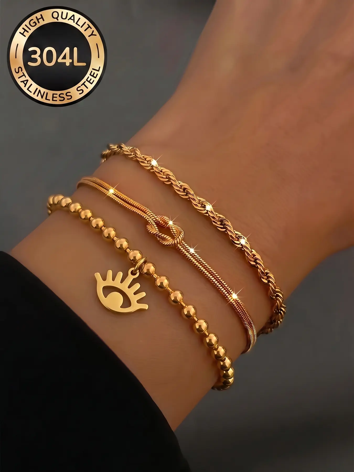 Simple and exquisite daily bracelet,with a compact design embellishing the scenery between the wrists.Lightweight and skin friendly,comfortable to wear,no choice of outfit or skin tone,whether worn alone or layered,it can easily show its unique charm