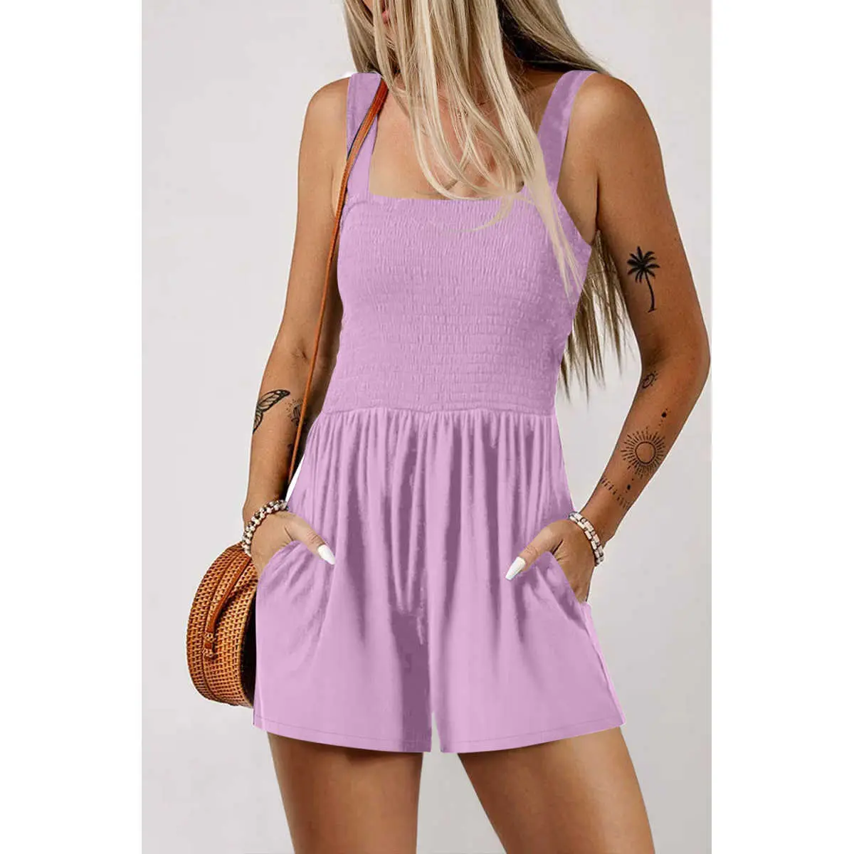 Women's Smocked Sleeveless Romper, Square Neck Casual Jumpsuit with Pockets, Loose Fit Summer Short Romper for Everyday Wear