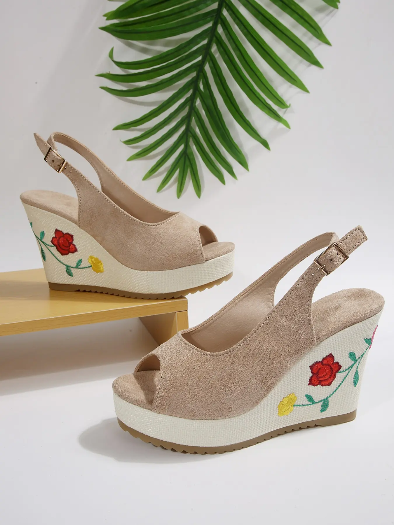 Textile Rose Embroidery Sandals, Adjustable Back Strap, Thick Wedge Heel, Casual Women's Shoes, All Seasons