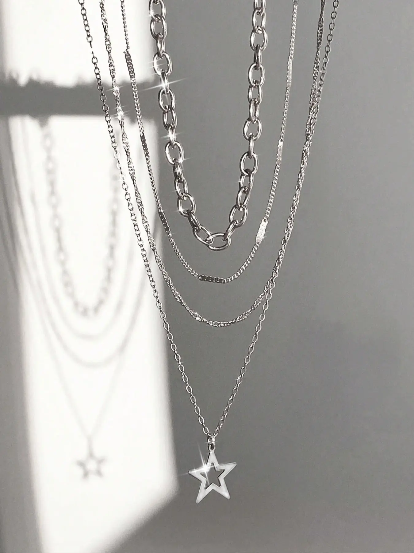 4-Piece Punk Style Star Pendant Alloy Necklace Set, Unique Layered Design, Ideal Gift for Punk Fashion Lovers