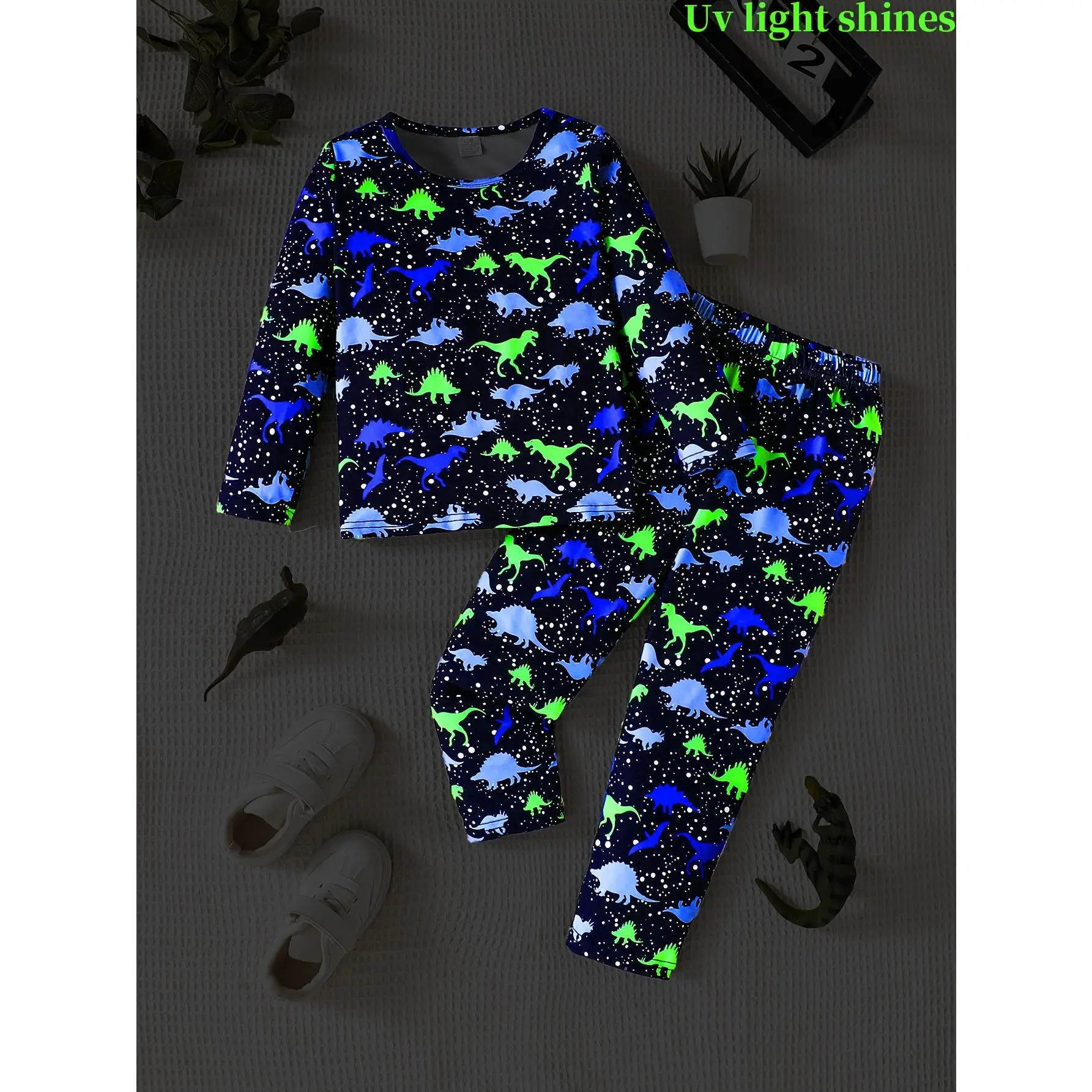 Boys' 2pcs Pajama Set, Cute T-Rex Baby Dinosaur Glow-in-the-Dark Print, Round Neck Long Sleeve T-Shirt and Pants, Comfortable Children's Sleepwear, Soft Knit Fabric, Can Be Worn as a Base Layer in Autumn, Fall/Winter Party Outfit - Perfect Daily Gift