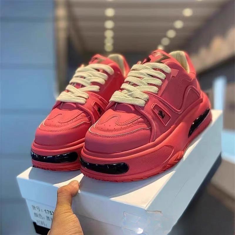 Red shoes for men for the zodiac year, 2026 new spring model, thick-soled trendy brand, high-end casual sneakers, versatile