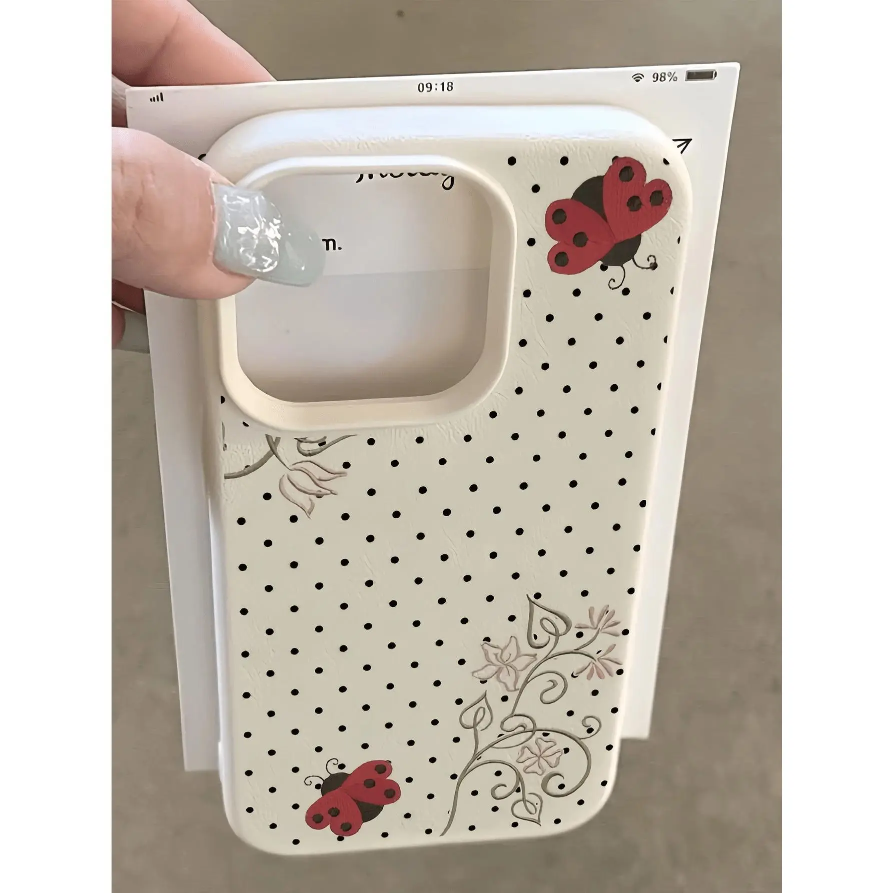 1pc White Ladybug Polka Dot Minimalist Personalized TPU Shockproof Full Coverage Phone Case, Compatible With Apple 17, 16, 15, 14, 13, 12, 11 Pro Max, Air, And Series