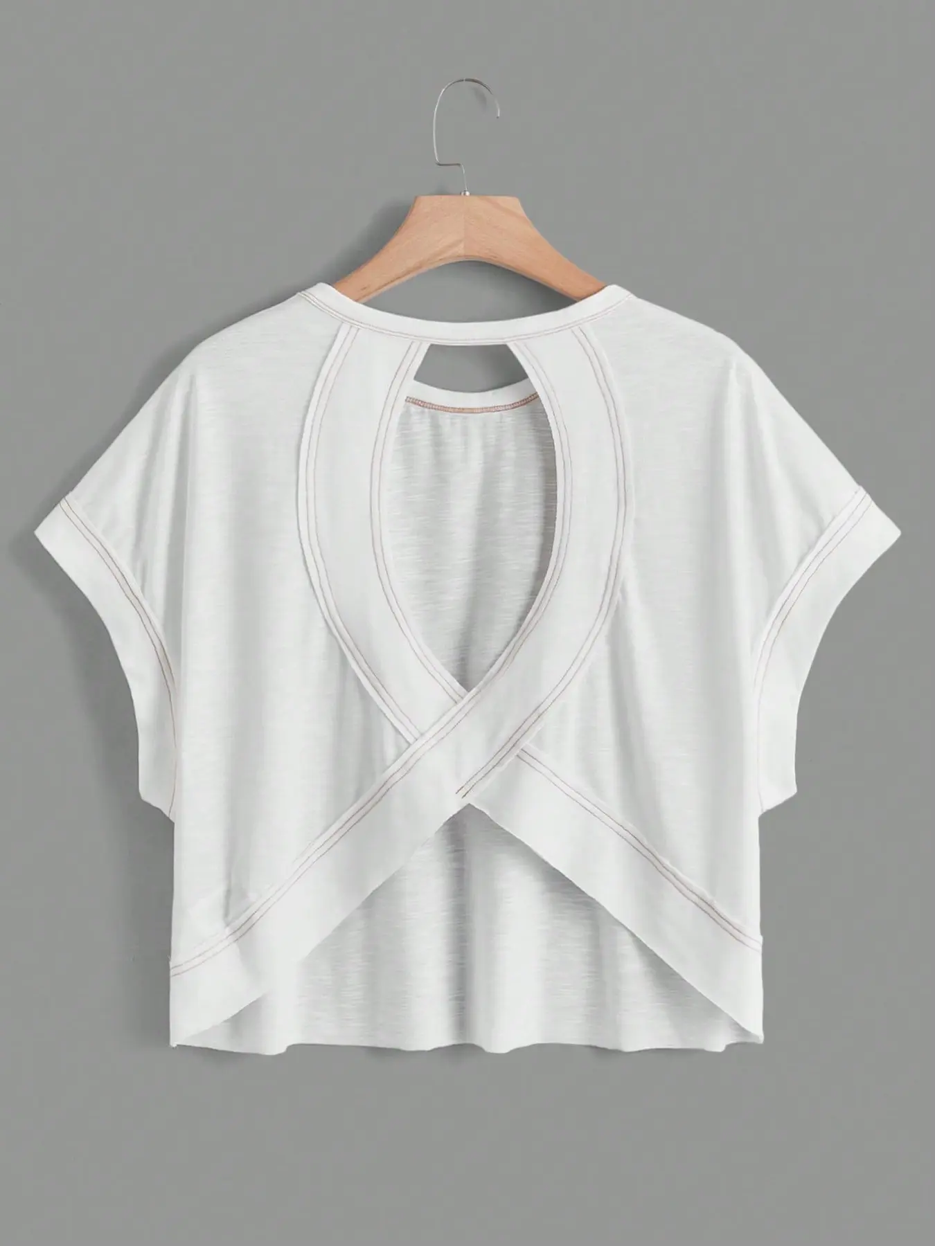 Casual Open Back Workout Shirt, Short Sleeve Criss Cross Yoga Top, Loose Fit Activewear, Fitted T-Shirt for Comfortable Exercise, Casual Yoga Tees
