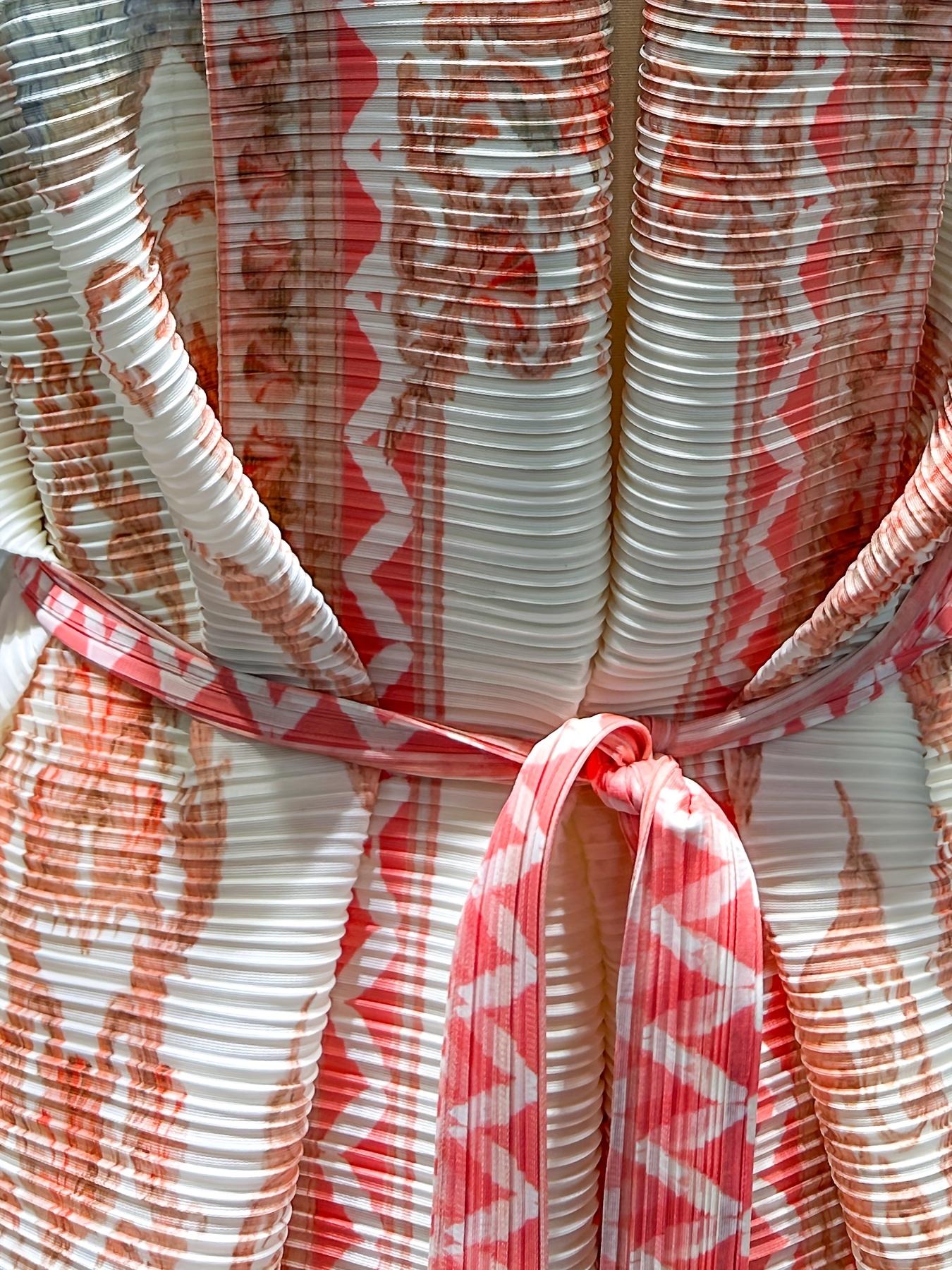 [Pastel Plisse Abaya] Dubai Style Pastel Vintage Print Plisse Abaya - Soft Peach & Blue Landscape Pattern Cardigan - Modest Muslim Fashion for Ramadan Eid - Elegant Long Sleeve Maxi Robe - Light Summer Outwear