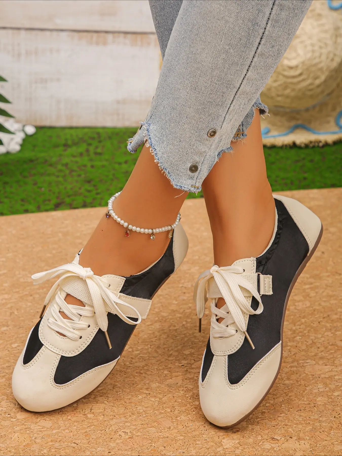 1 Pair Women's Colorblock Lace-Up Flat Retro Trainer Shoes, Vintage Casual Style Soft Sole Lightweight Footwear, Versatile Daily Casual Shoes for Commute & Daily Shopping