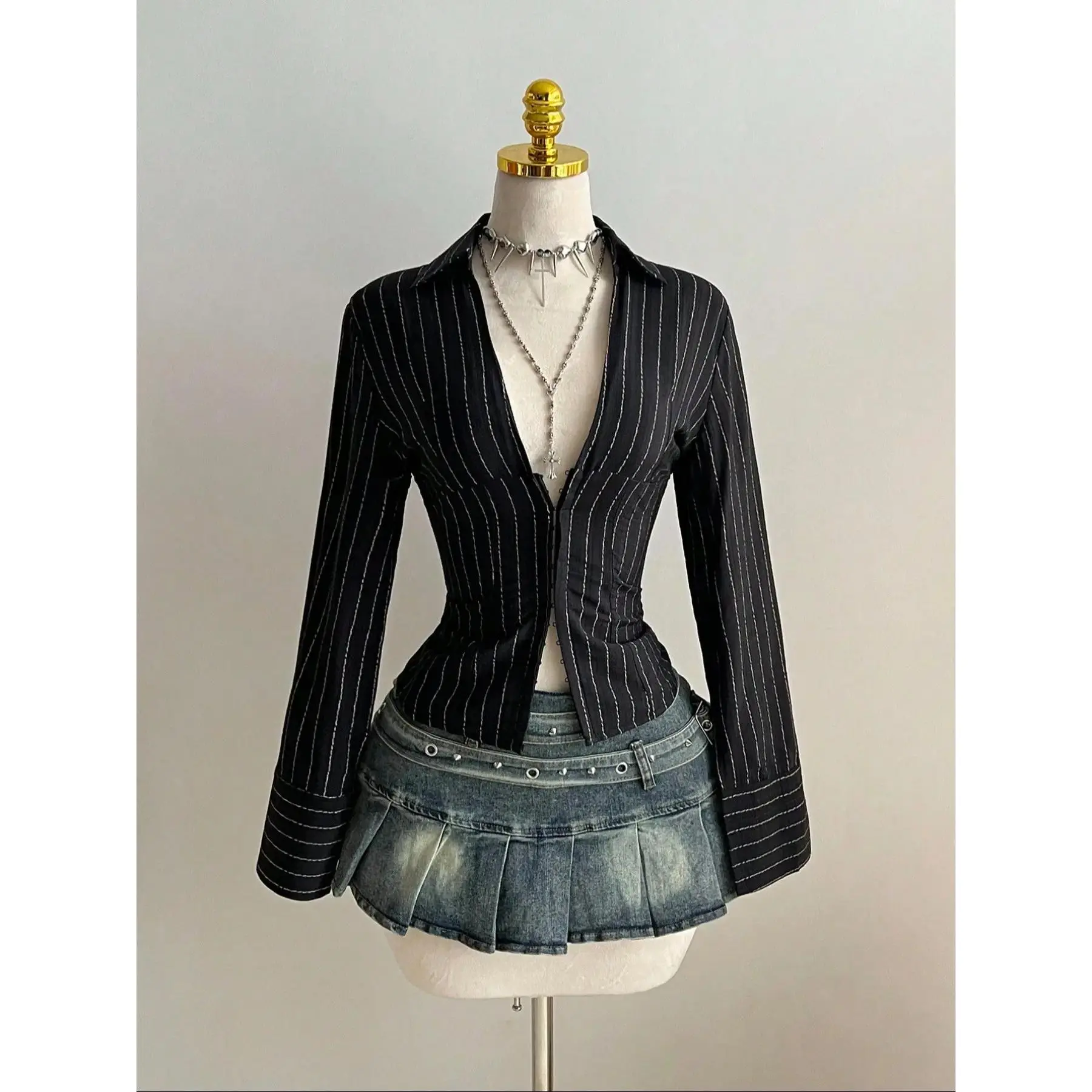 Elegant Women's Striped Long Sleeve Waist Cinching Irregular Hem Slimming Short Shirt Top, Versatile Stylish Blouse for Casual Wear, Womenswear, All Year Style, Contemporary, Simple Style, Elevated Basics
