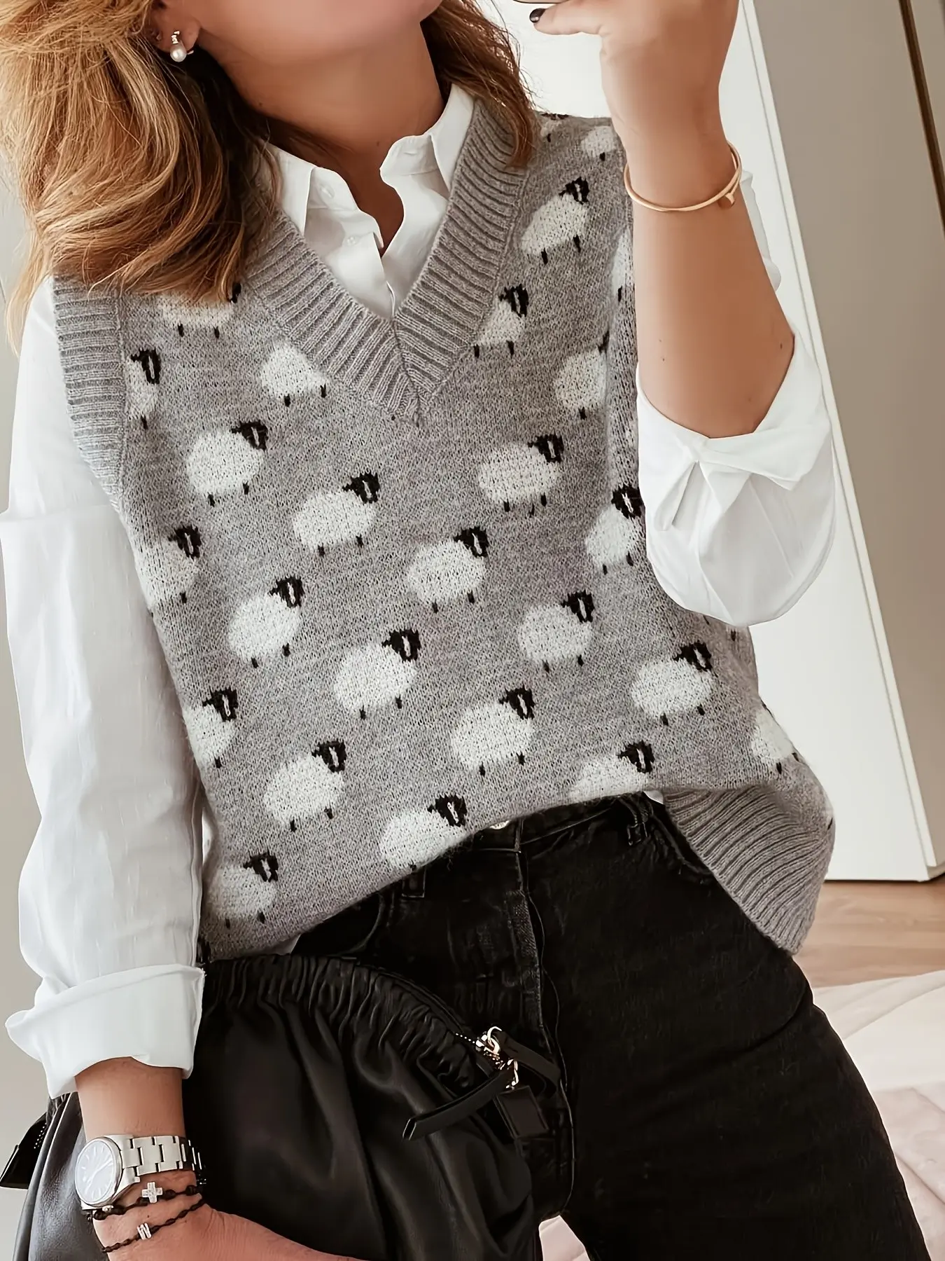 Women's Plus Size Striped Knit Vest, Cute Aesthetic Fashion Casual Top, Loose-Fitting Long Sleeveless Sweater, Ideal for Spring Summer Autumn