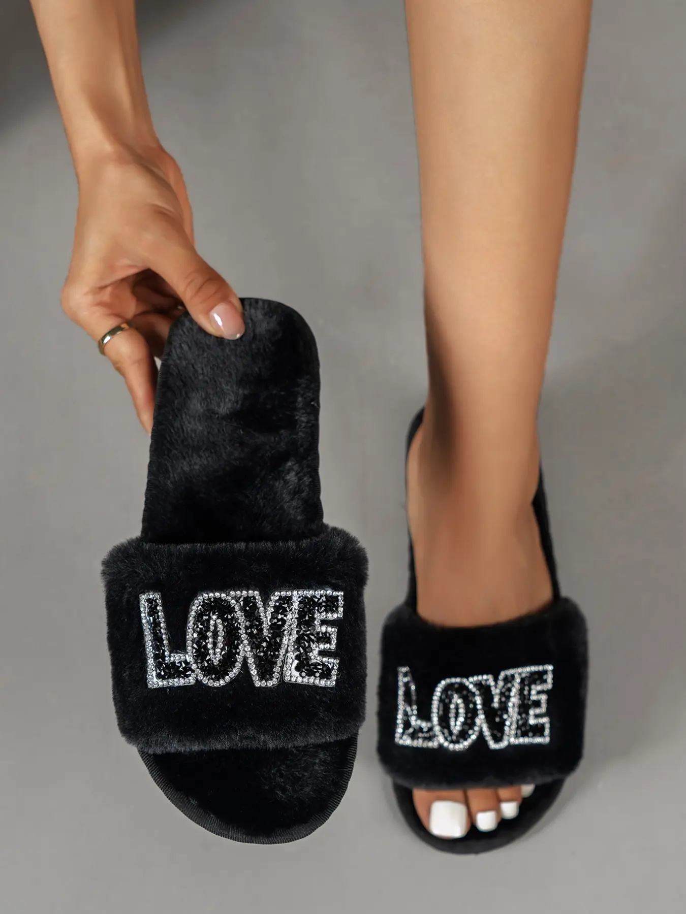 Personalized Plush Slippers for Brides, Valentine's Day Gift for Partners, Spa Gift, Ideal for Women, Travelers, Various Festive Occasions